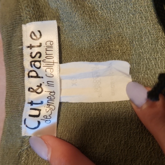 💥2/$25💥 Cut & Paste Longsleeve Green Ombre Sweater - Picture 10 of 12